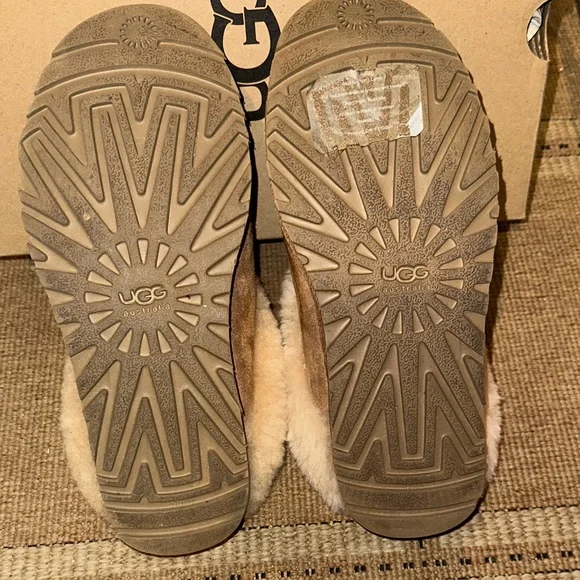 EUC UGG Cozy Tan Shearling Slippers - Picture 3 of 4